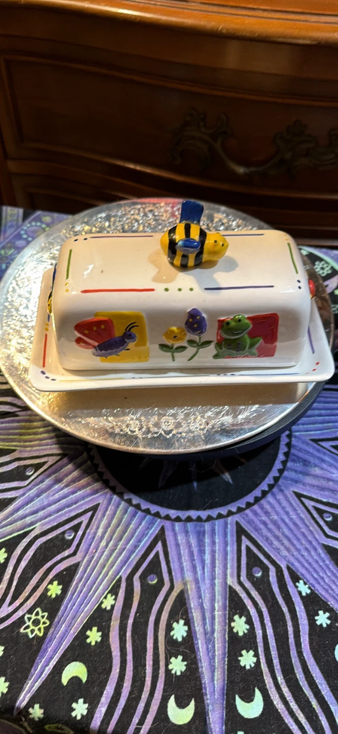 Summer Living Ceramic Butter Dish with Bee Handle