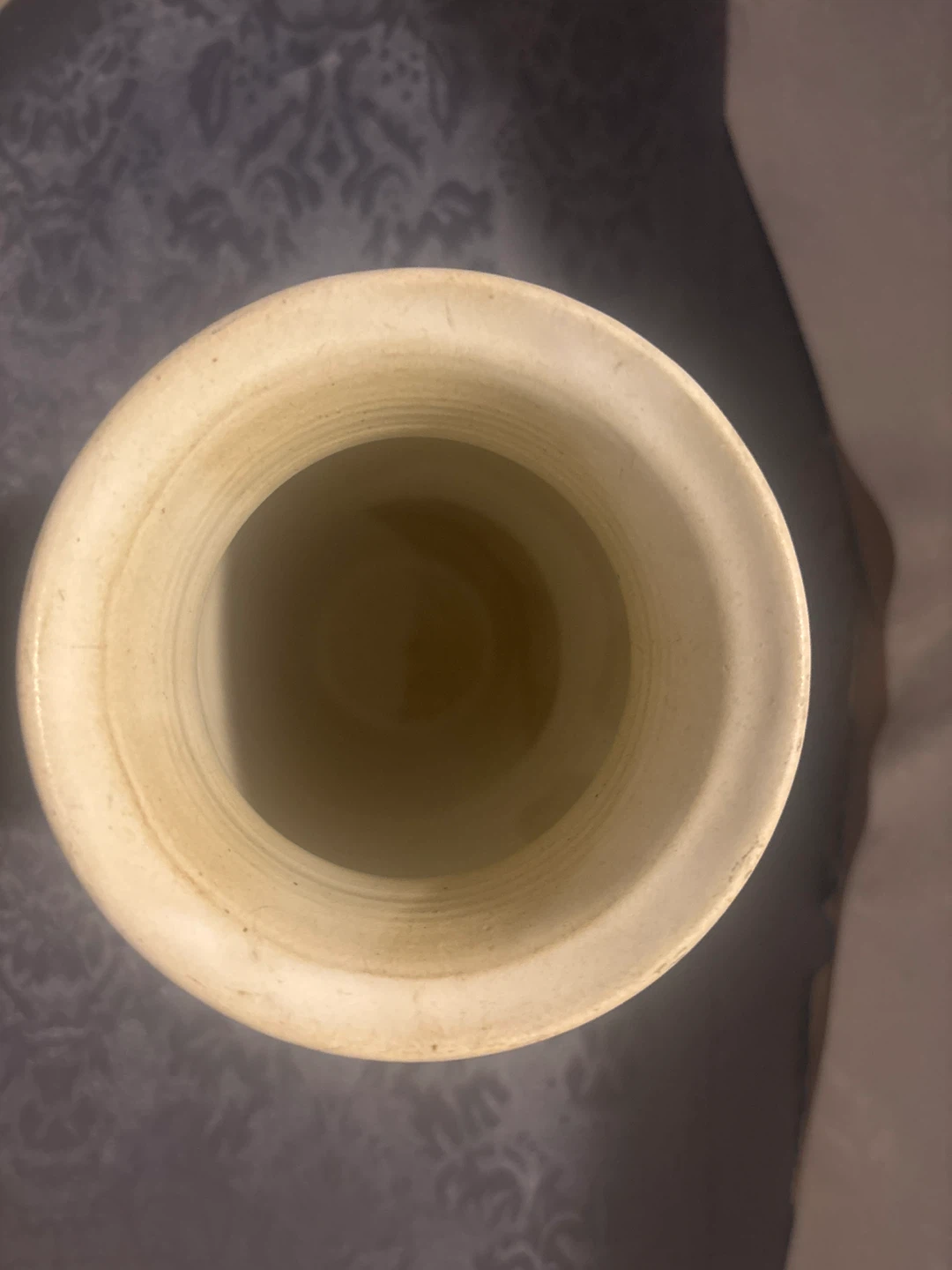 Cream Ceramic Vase with Leaf Design - photo 2