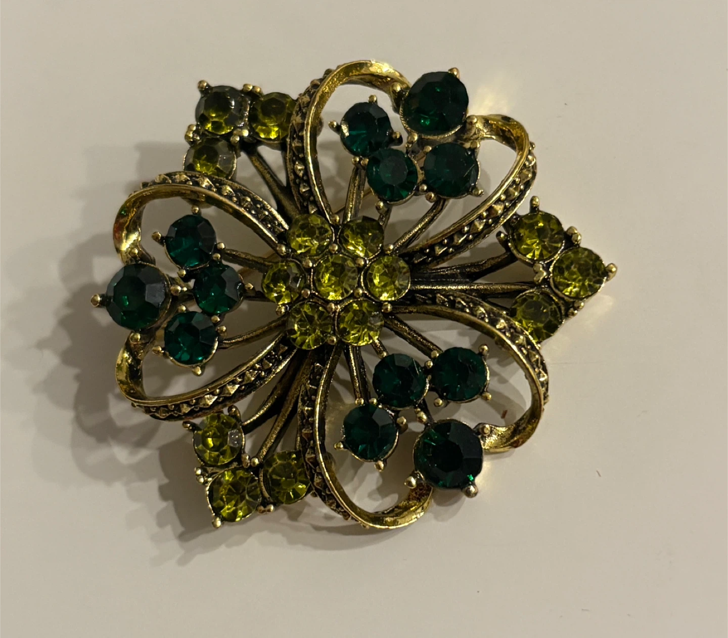 Gorgeous Gold Tone Brooch with Green Rhinestones! - photo 5