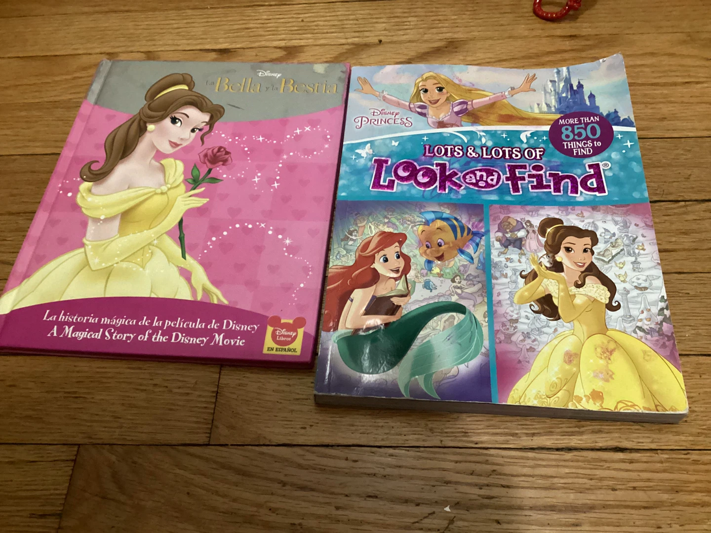 Disney Princess: Beauty and the Beast Story & Look and Find Book