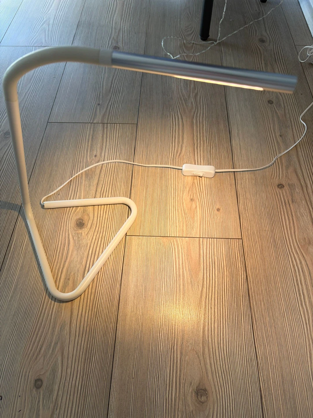 White LED Desk Lamp - photo 2