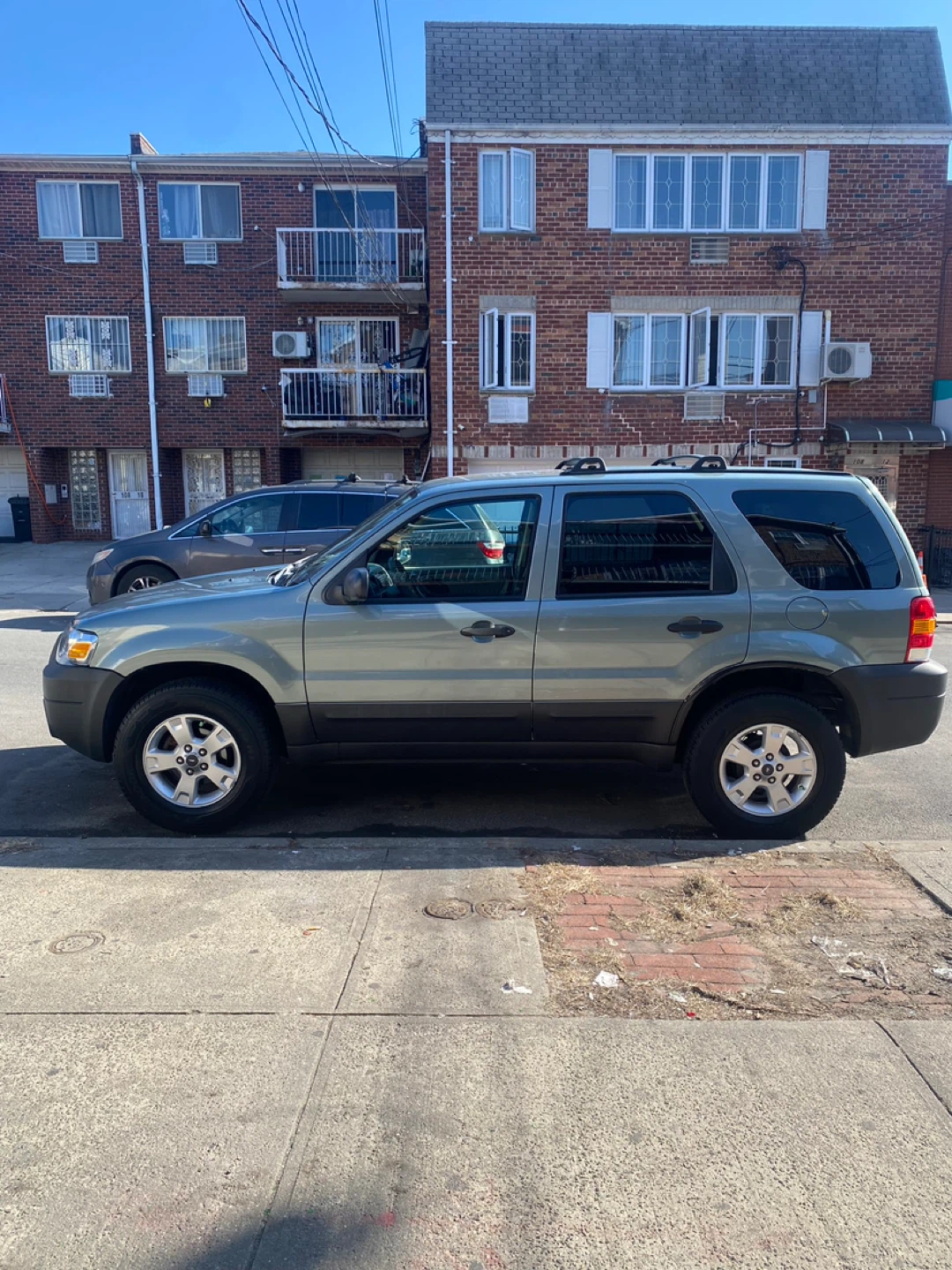 2006 Ford Escape with only 60,000 mileage - photo 3