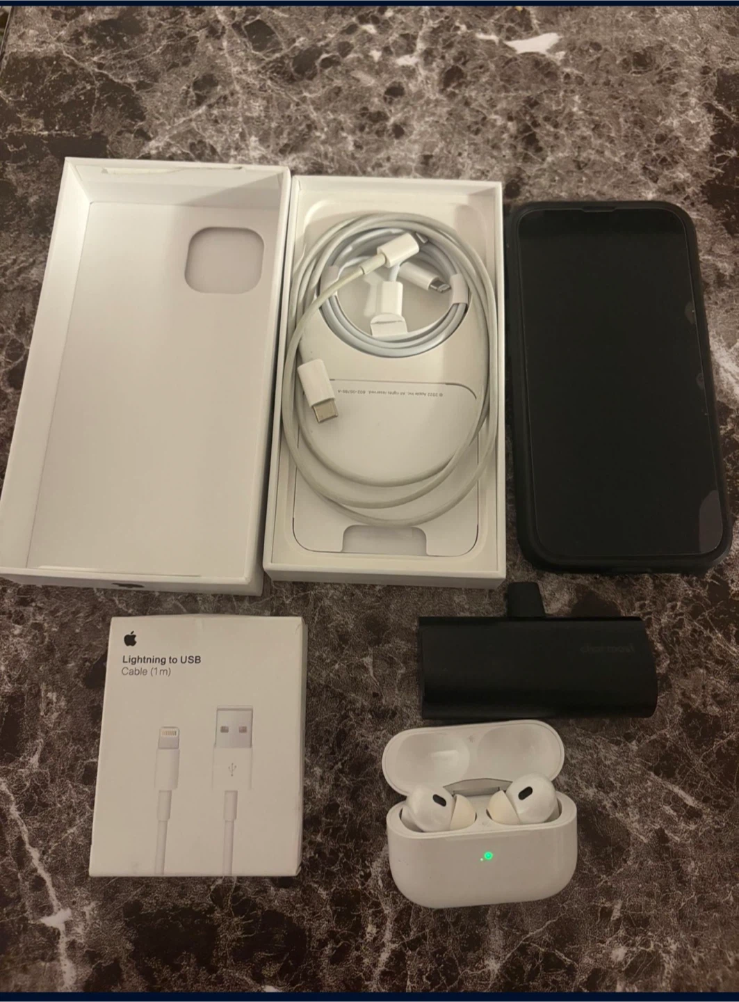 Apple iPhone 14- Midnight - 128GB bundle