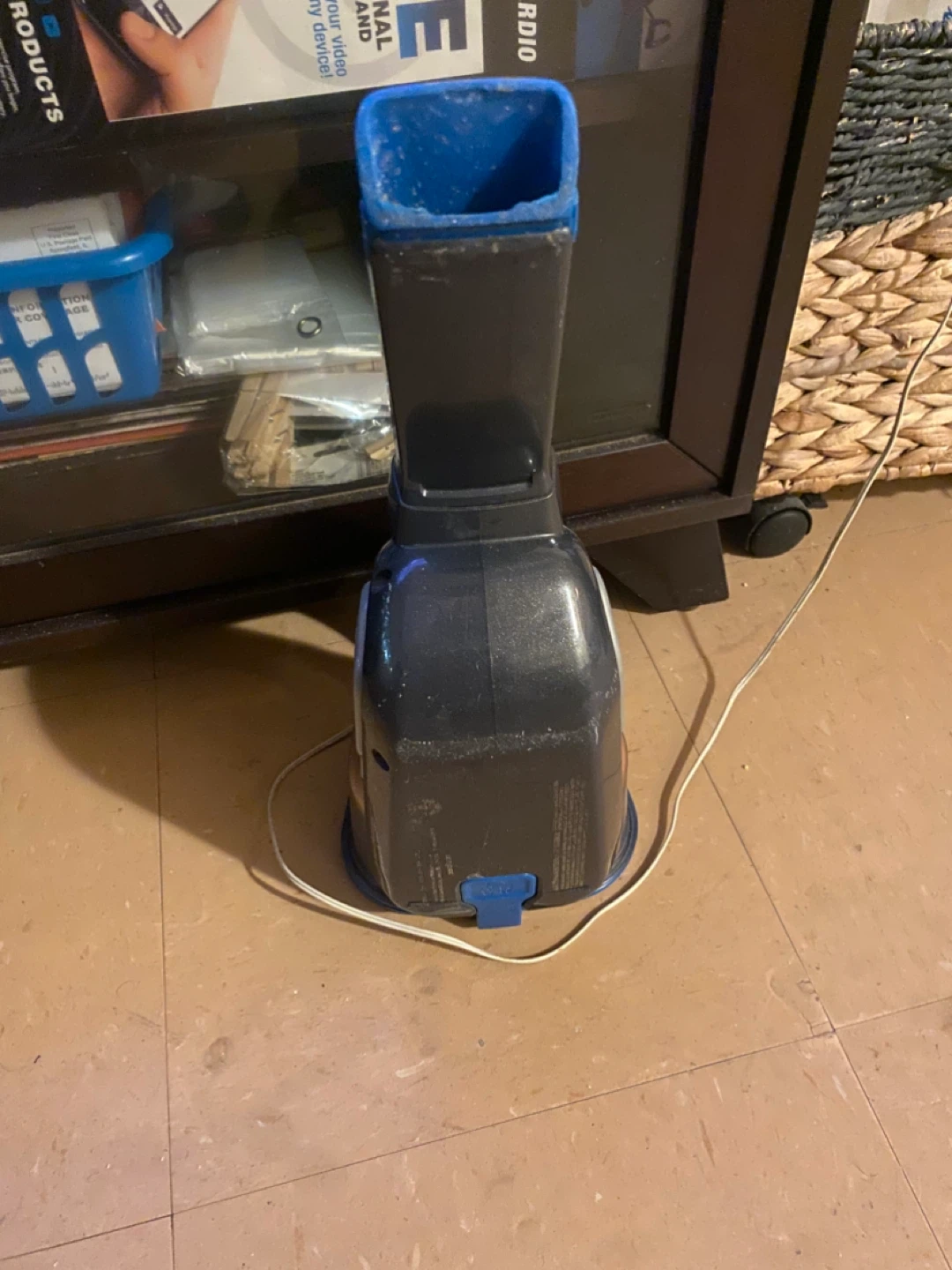 Black+Decker Cordless Lithium Dustbuster - photo 2