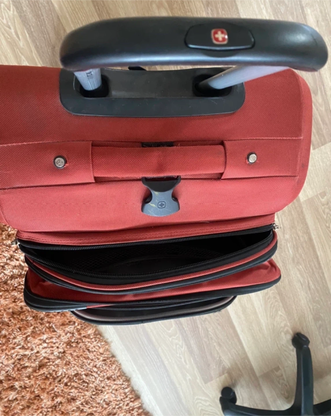 Red SwissGear Suitcase - photo 4