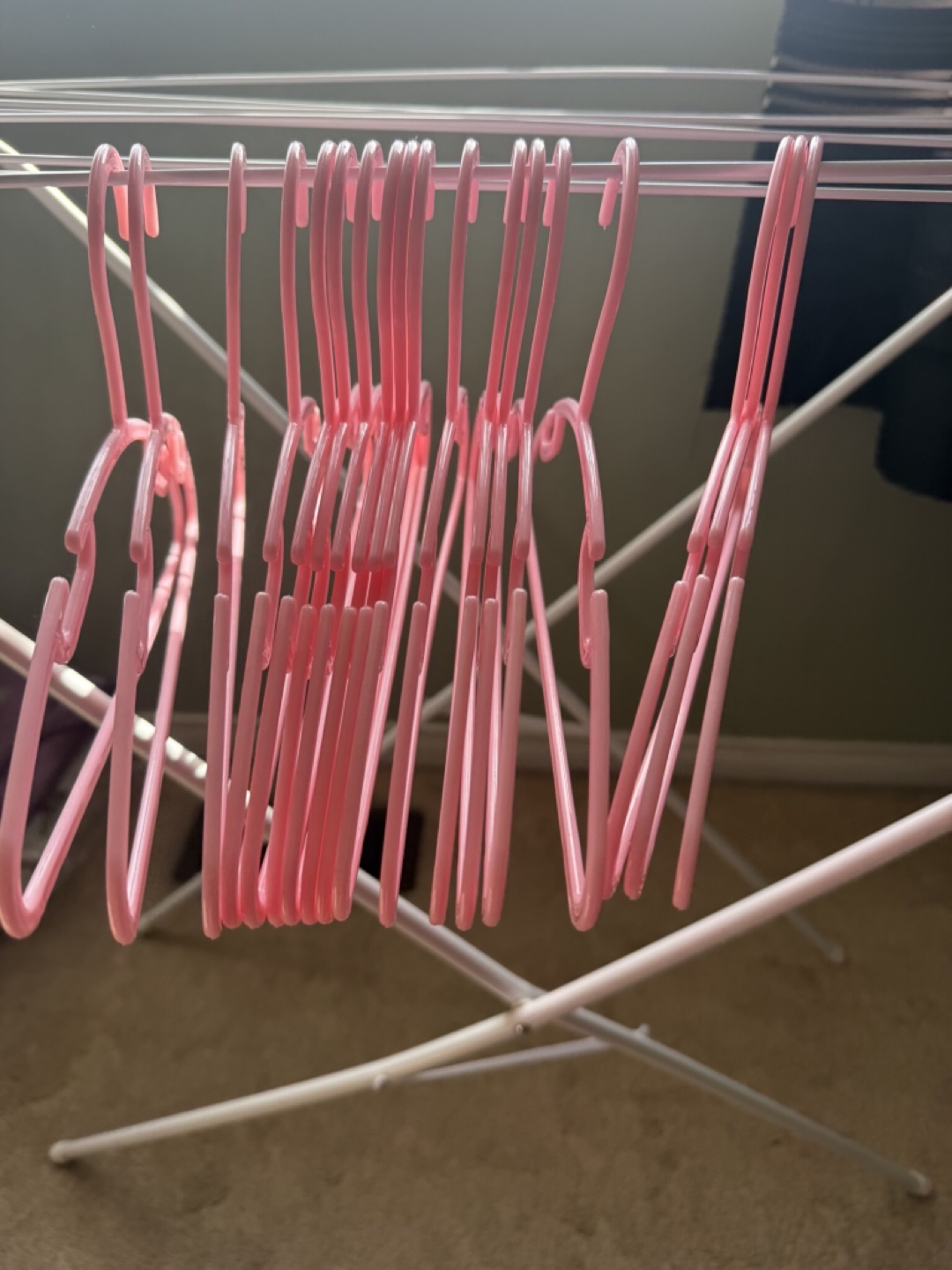 Pink Plastic Hangers (Set of 15) 🥕 - photo 2
