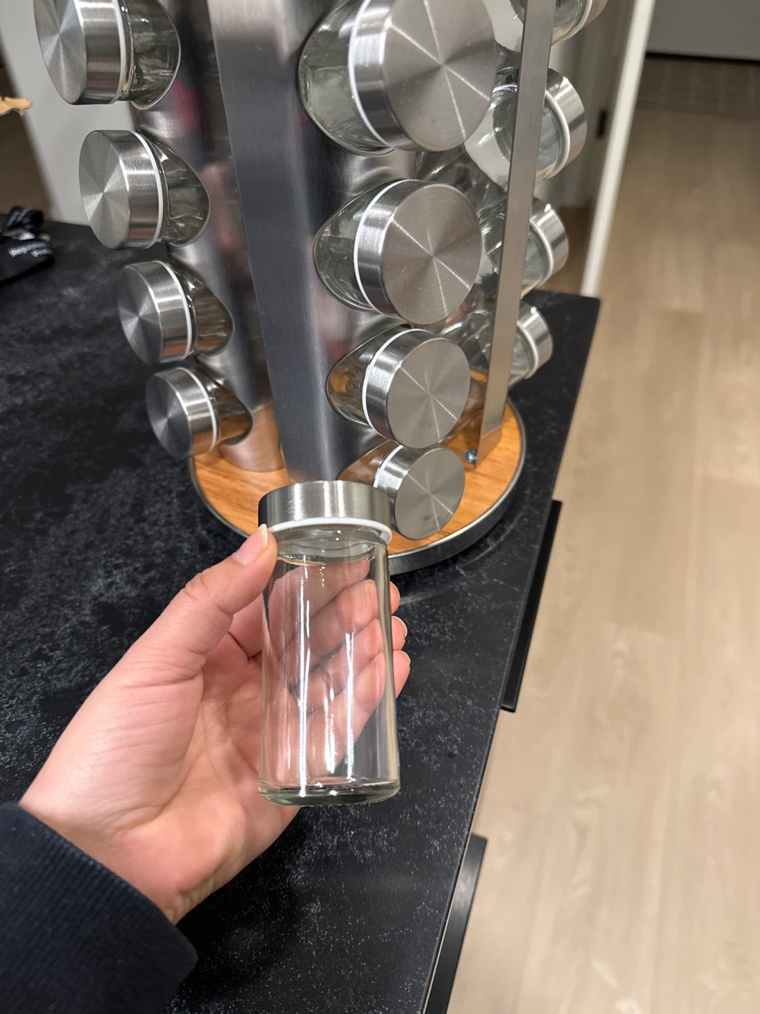 Rotating Spice Rack with 20 Glass Jars - photo 3