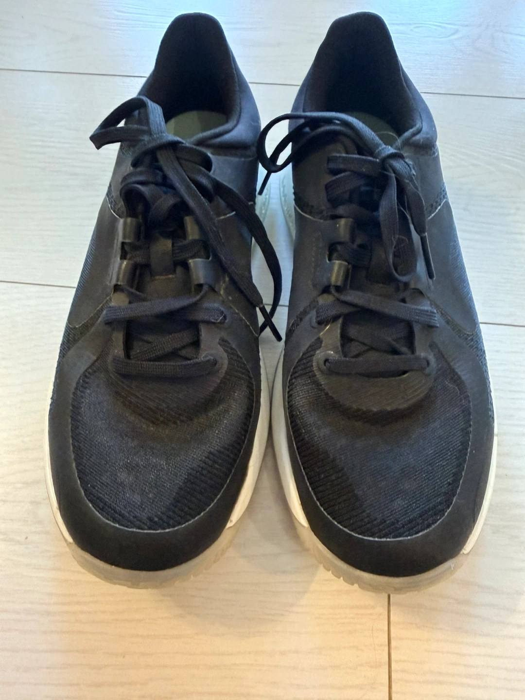 Mint lululemon running shoes - photo 2