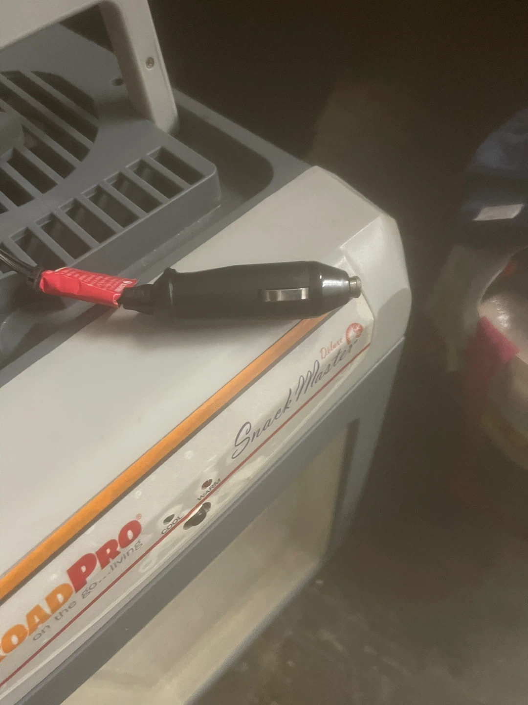 RoadPro SnackMaster Deluxe Portable 12V Cooler/Warmer - photo 3