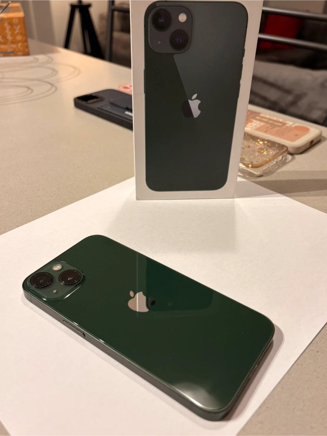 Apple iPhone 13 - Green