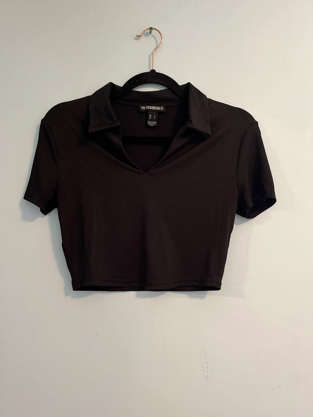 SWS Essentials Black Ribbed Cropped Polo Shirt - Size Medium