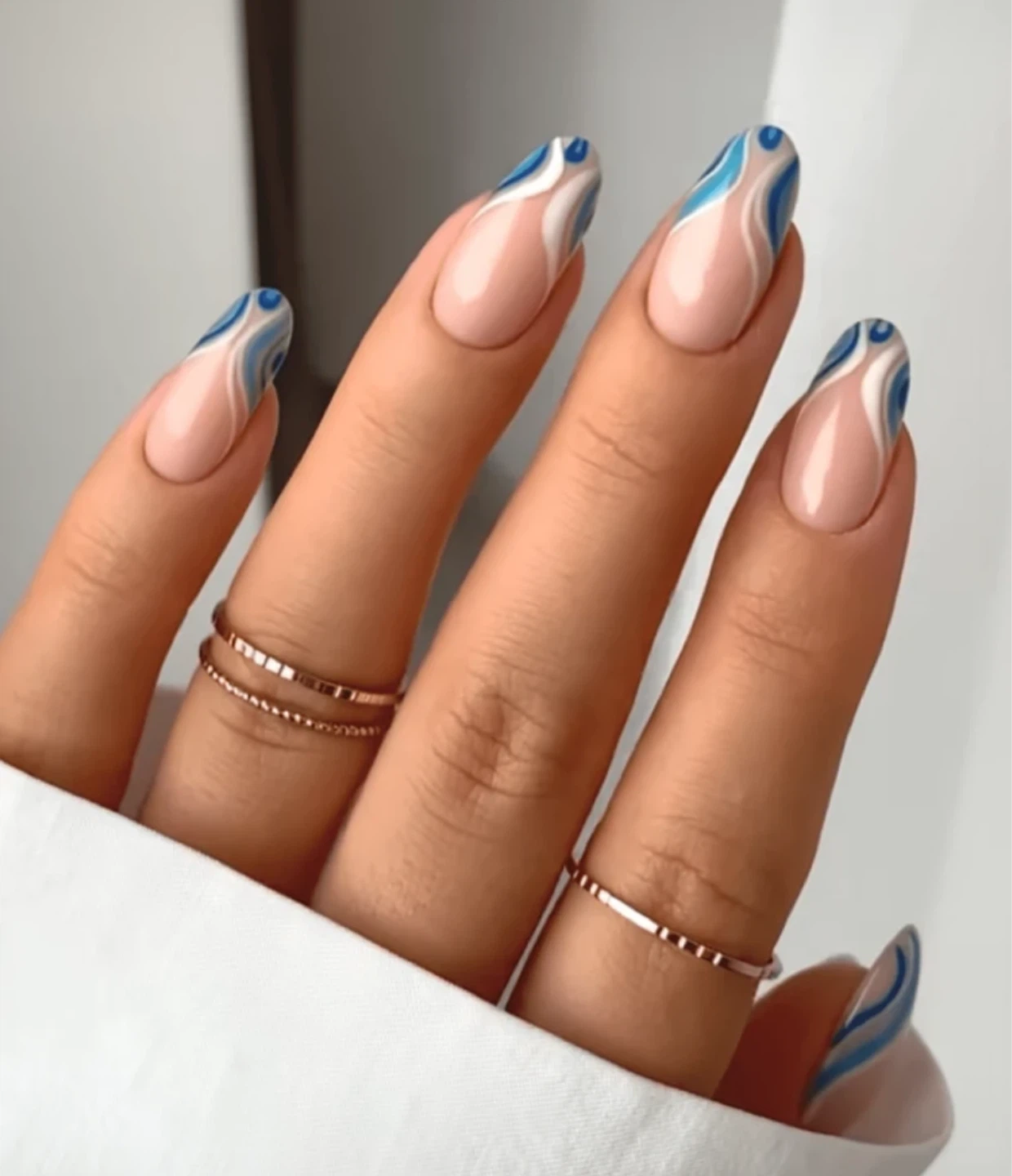 Press-On Nails with Blue and White Swirl Design