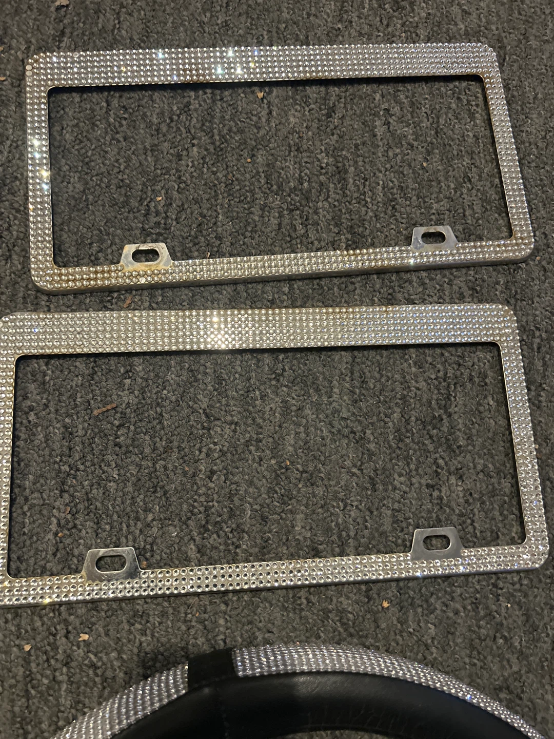 Sparkly Steering Wheel Cover and License Plate Frames Set - photo 2