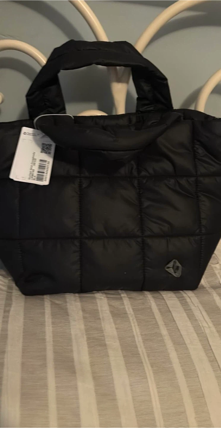 Lululemon quilted grid crossbody bag 5L black logo