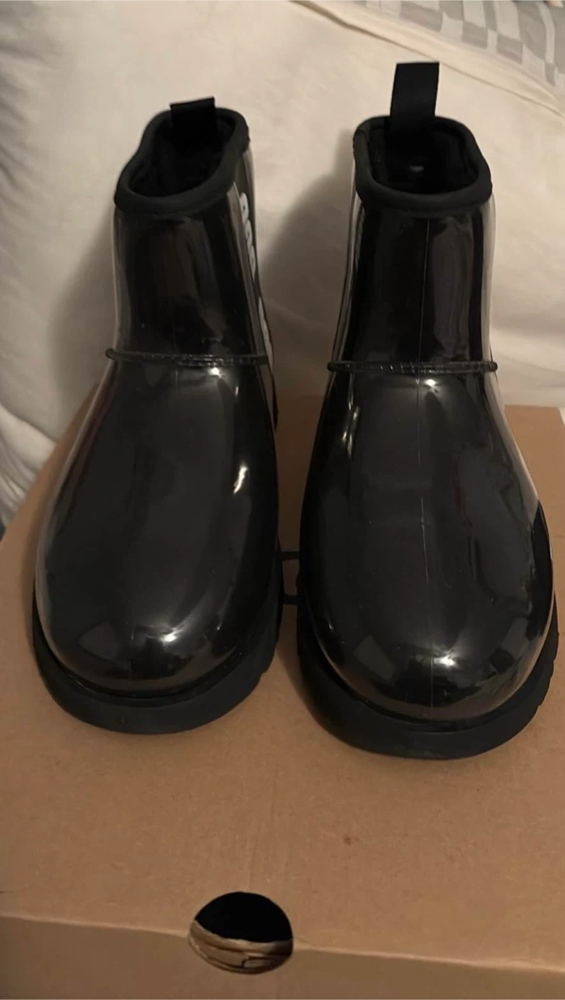 Women Ugg boots classic clear black Size 8