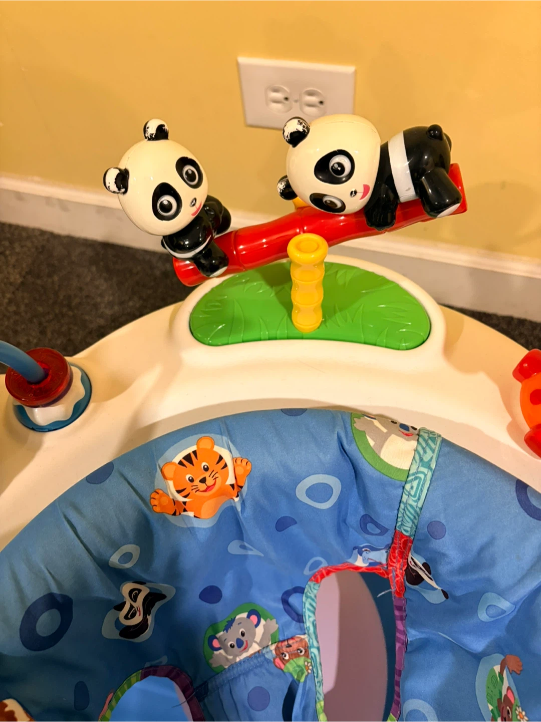 Baby Einstein Around the World Discovery Center Activity Saucer - photo 4