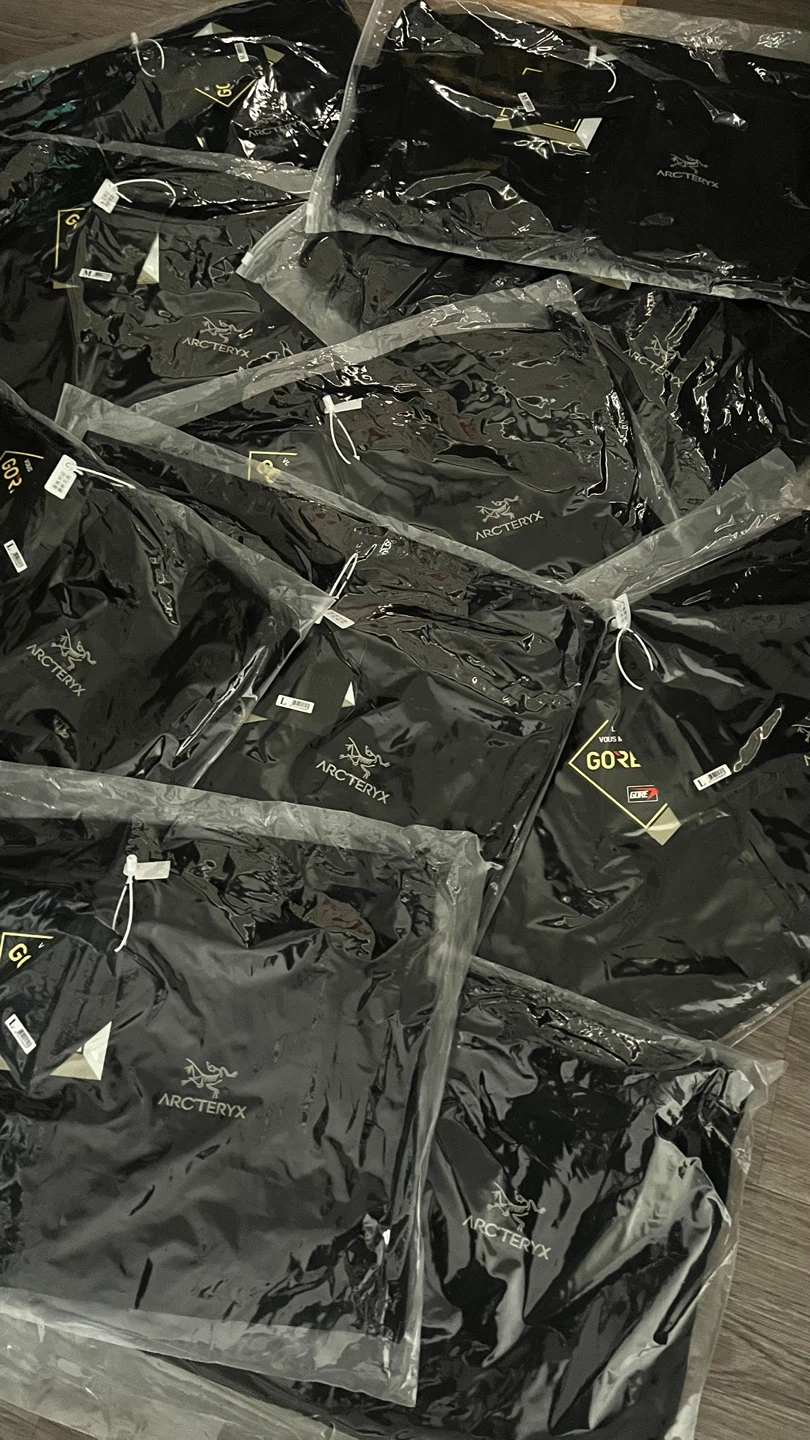 Arc'teryx Black Gore-Tex Jacket - photo 2