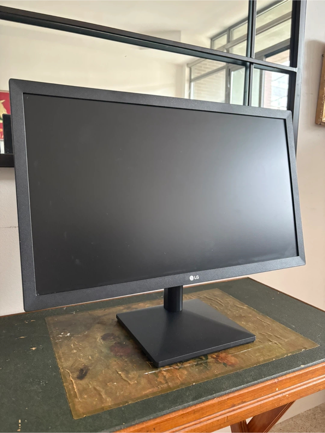 22” LG Monitor & Power Cord