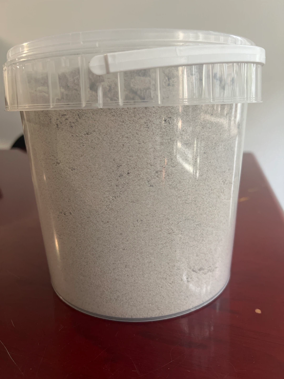 Free Sand in Plastic Tub 🥕 - photo 2