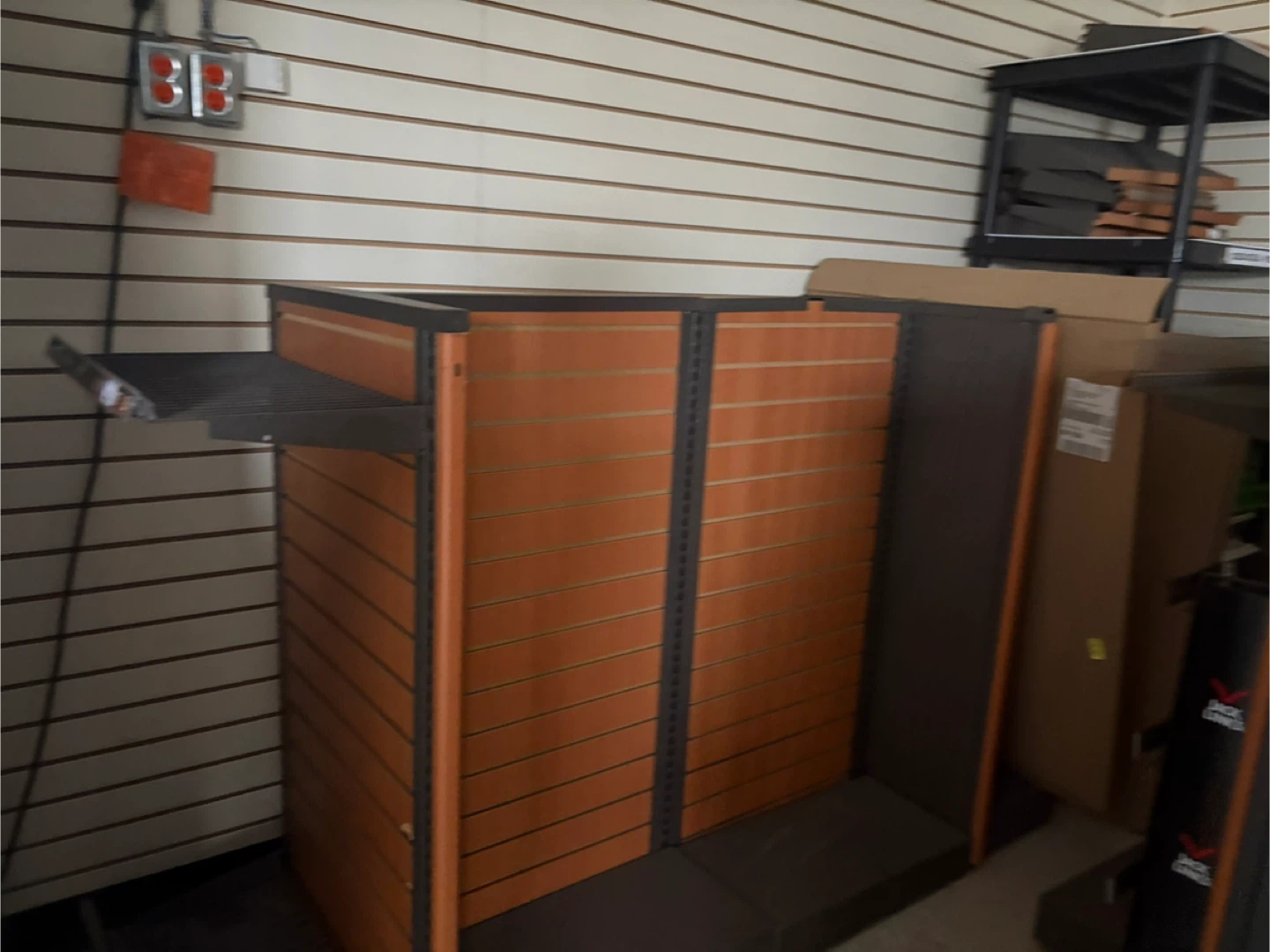 Wooden Slat Wall Display Unit - photo 4
