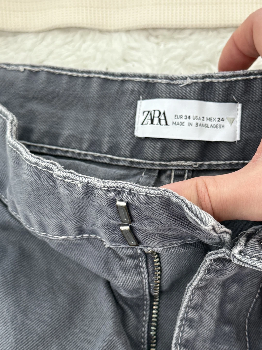 Cream Ribbed Long Sleeve Top & Grey Zara Jeans - photo 5