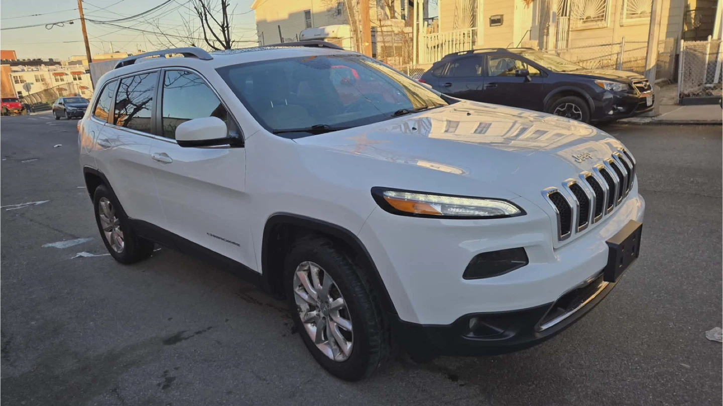 White Jeep Cherokee