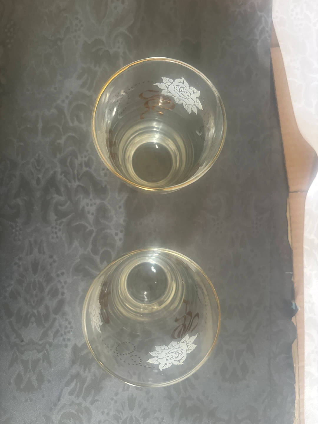Set of 2 Gold Rose Decorated Glasses - photo 2