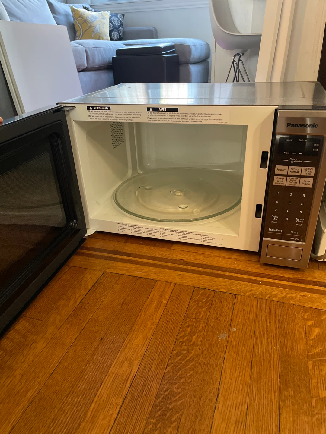 Panasonic Inverter Microwave Oven - photo 2