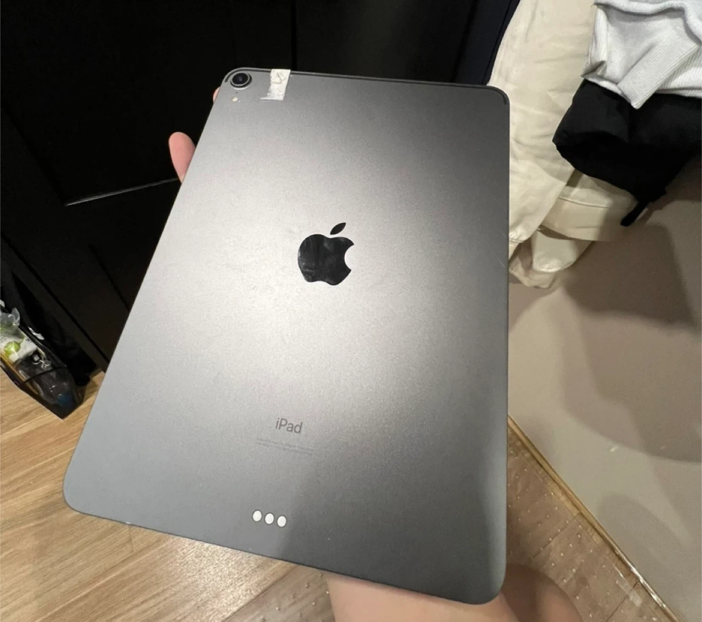 Ipad pro 11-inch - needs repair - photo 2