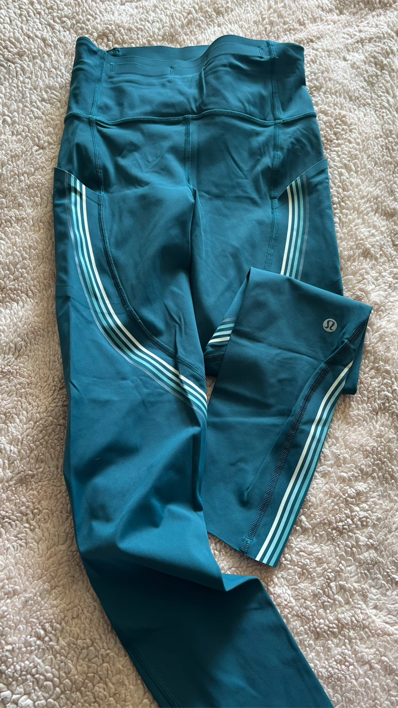 Lululemon Teal Leggings with Stripes - photo 2