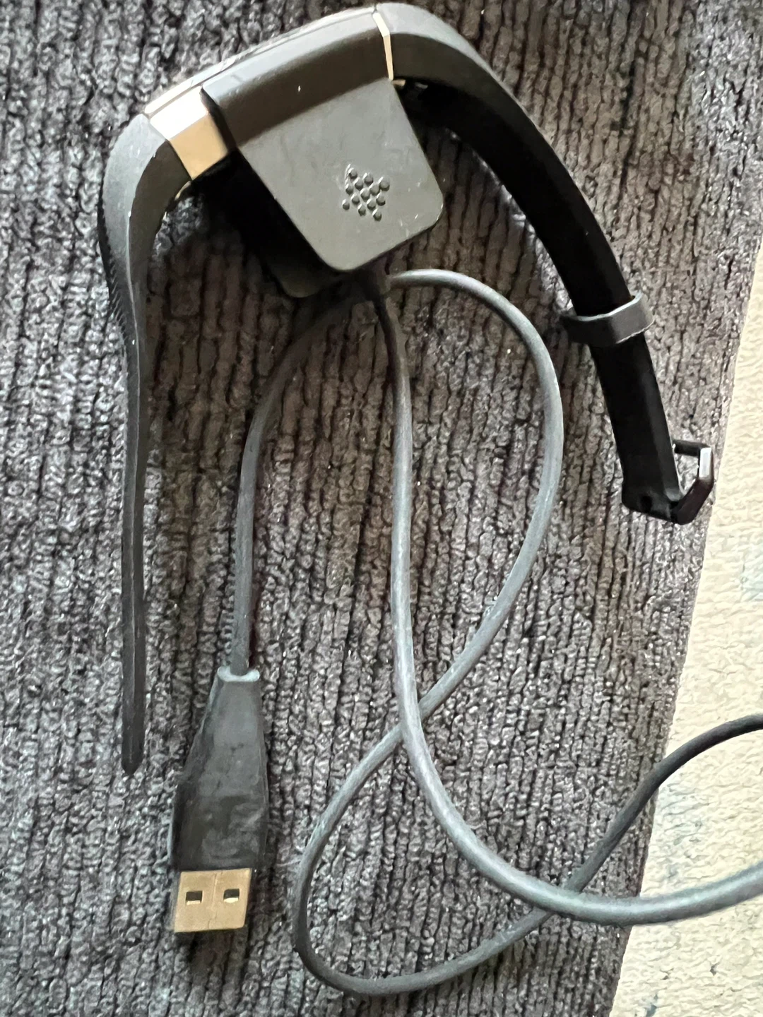 Fitbit Alta Fitness Tracker with Multiple Bands and Charger - photo 3