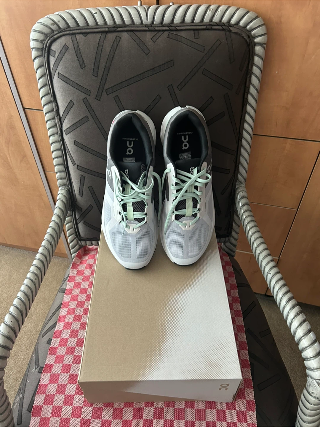 Running shoes - photo 3