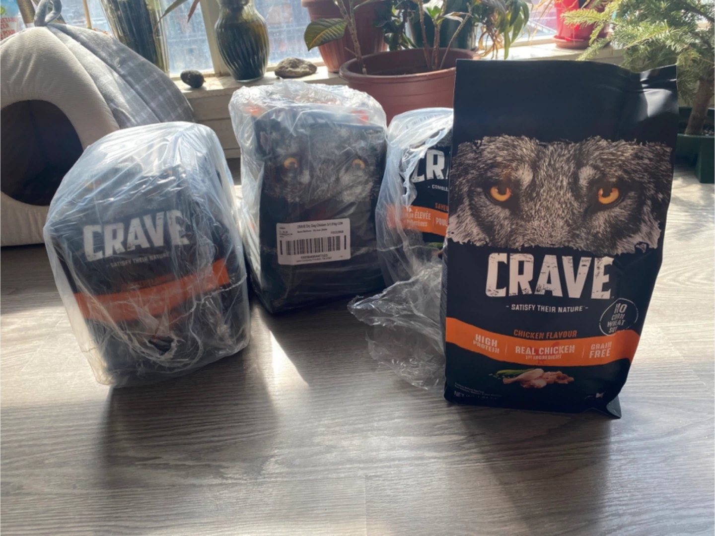 9 bags of dog food - Chicken Flavour