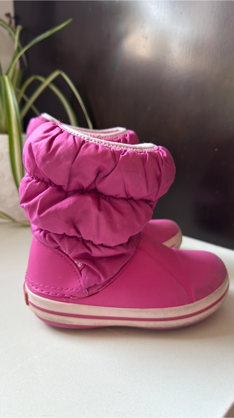 Pink Crocs Toddler Boots Size C9 🥕 - photo 2