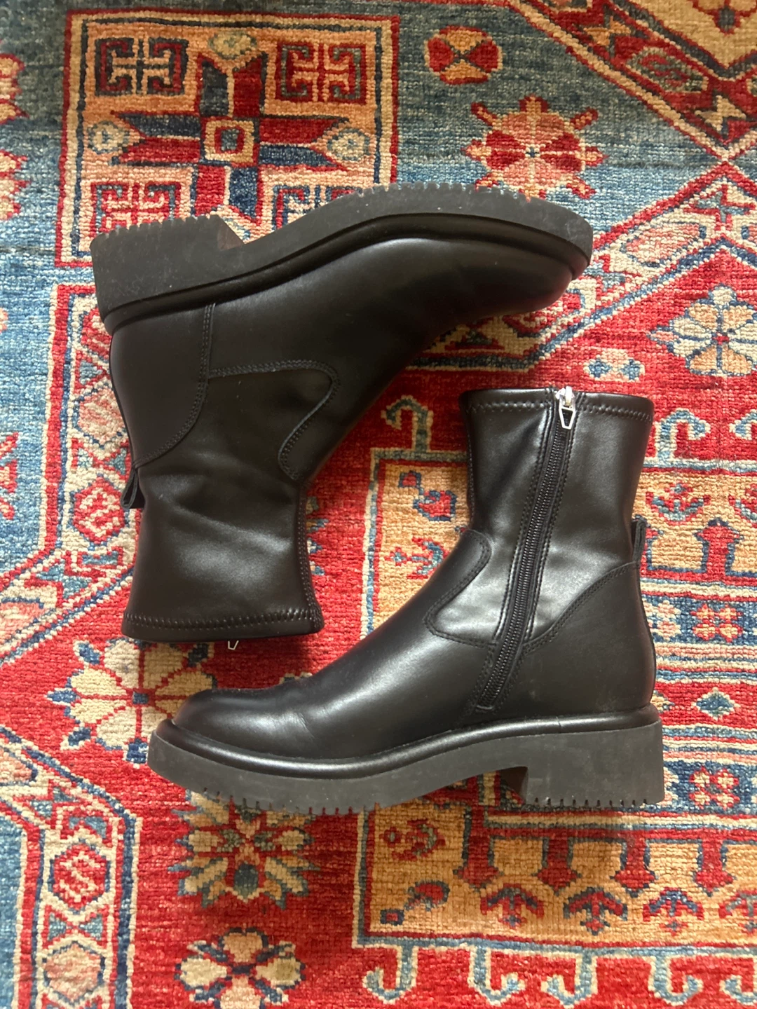7M Black Leather Ankle Boots
