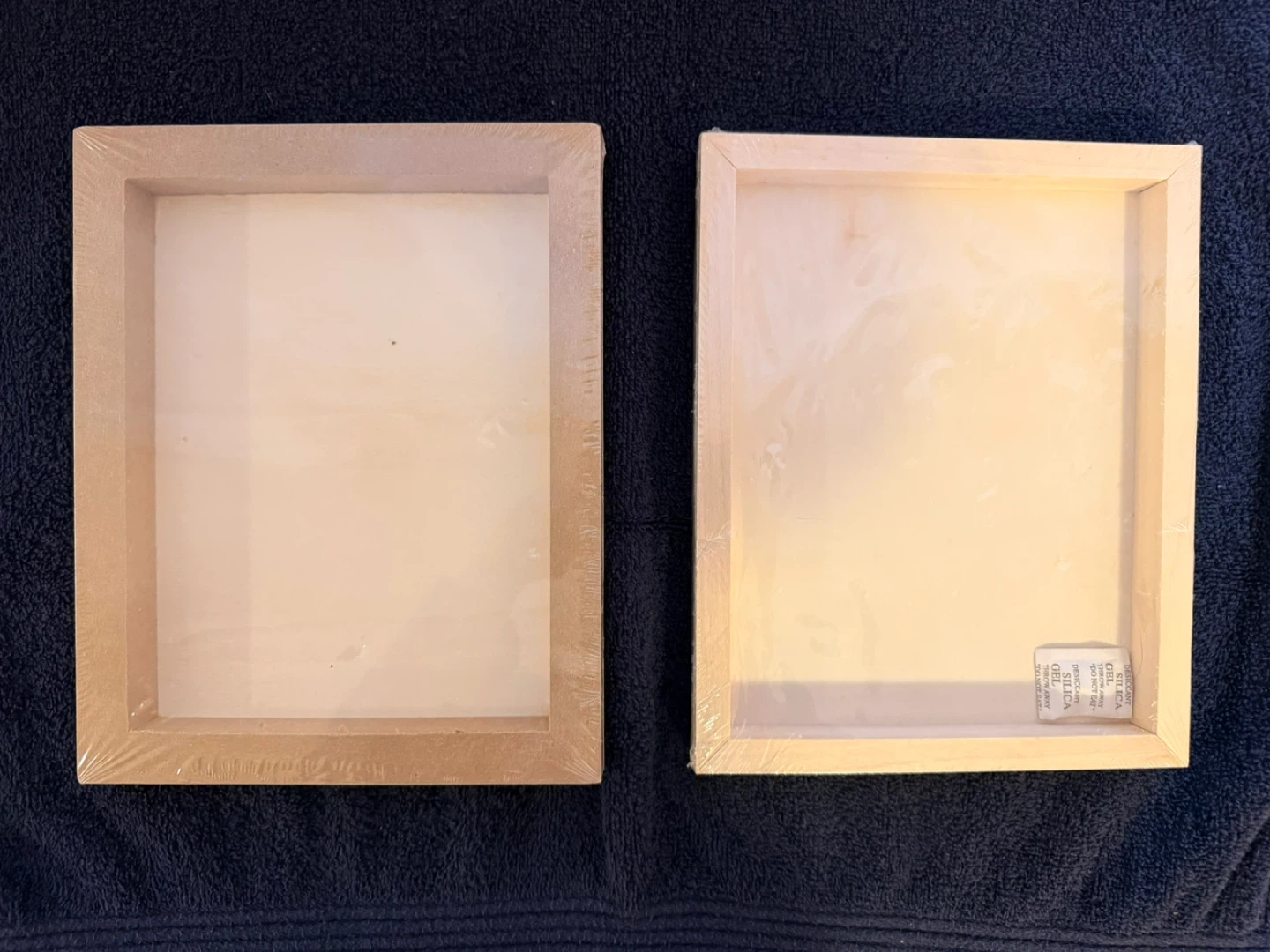 2 wooden artist panels or photo frames - photo 2