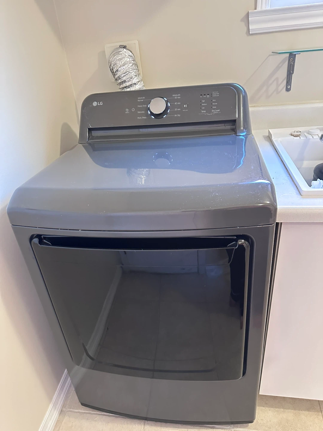 LG Electronics Top Load Washing Machine and dryer like new - photo 5