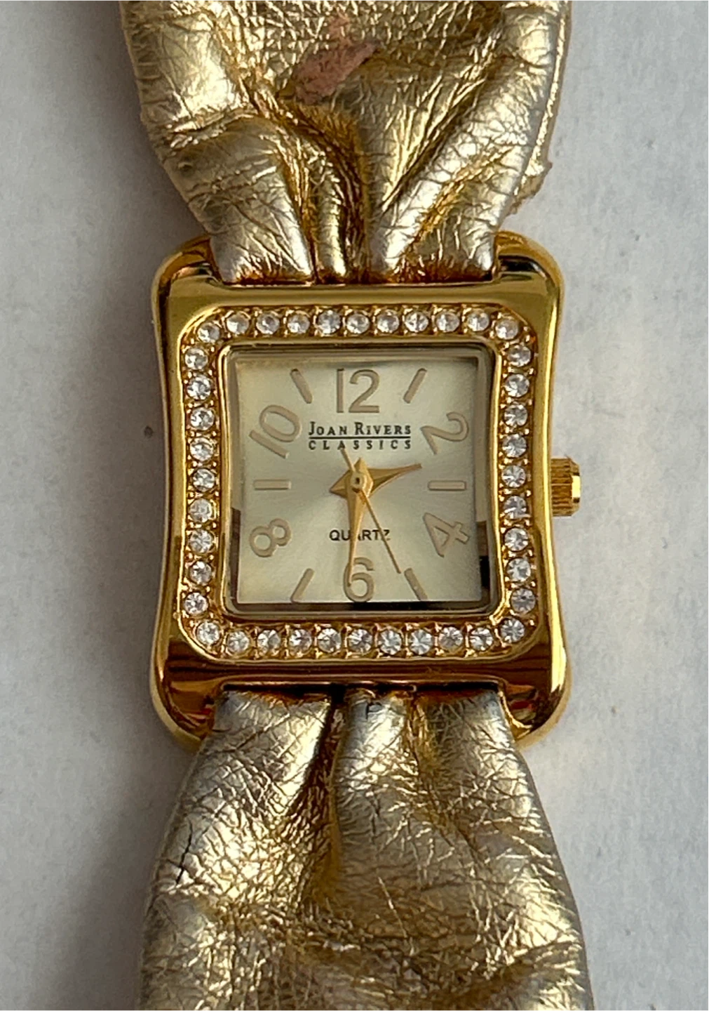 🥕Joan Rivers Classics Gold Tone Crystal Bezel Watch