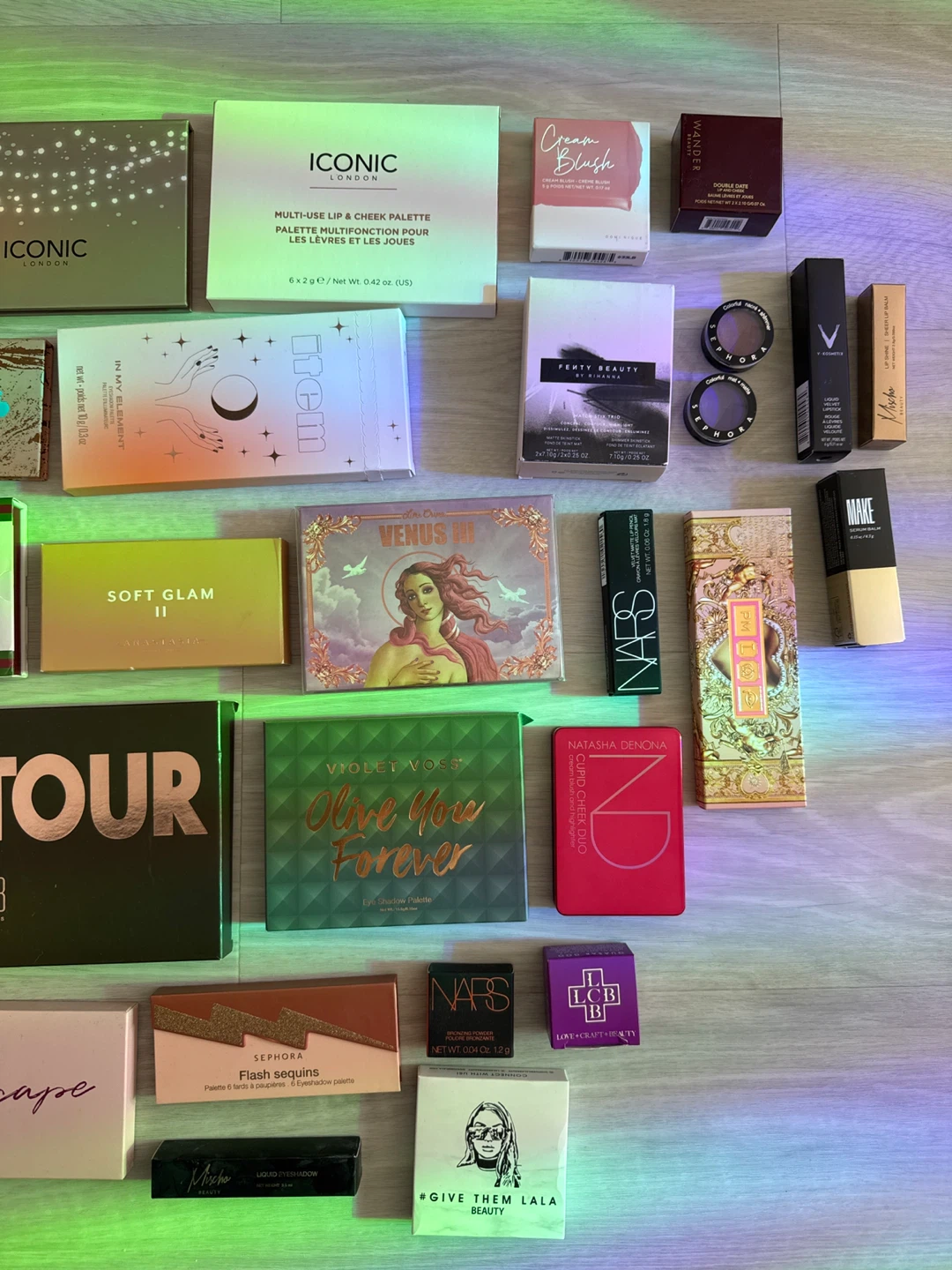 Assorted Makeup Palettes and Cosmetics - 🥕 - photo 4
