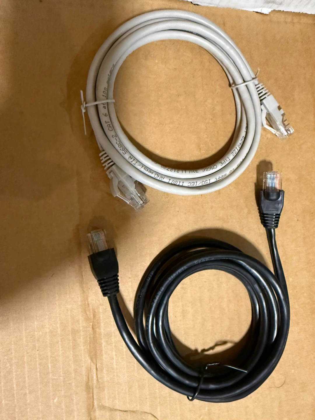 2 Ethernet Cables - Cat 6, 1 Grey, 1 Black 🥕