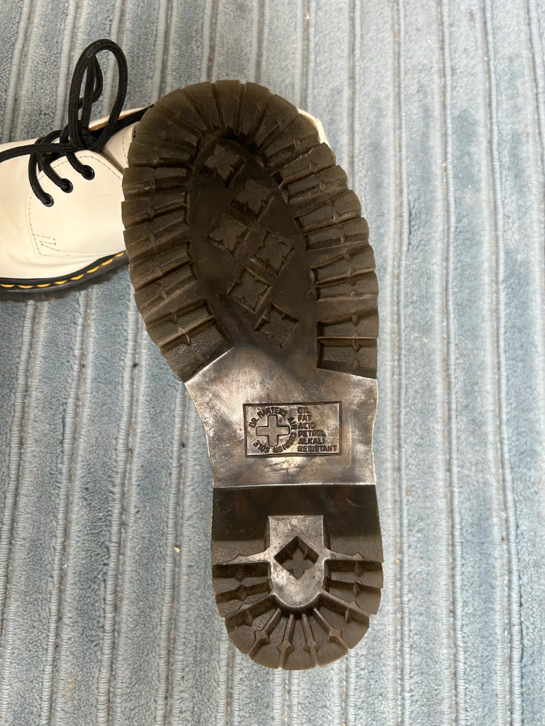 MOVING SALE: Dr. Martens 1461 Bex White Leather – Size EU 39 - photo 5