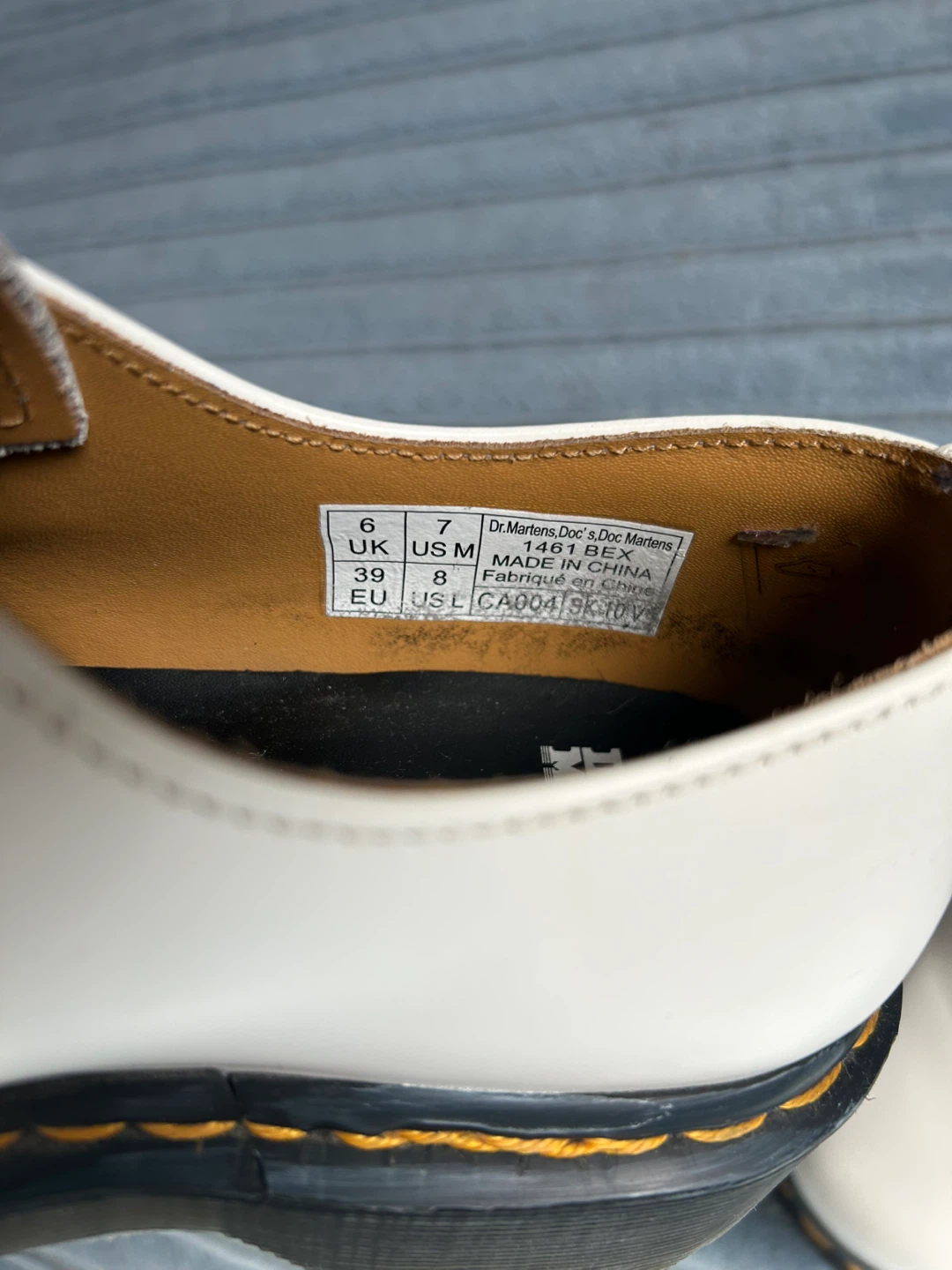 MOVING SALE: Dr. Martens 1461 Bex White Leather – Size EU 39 - photo 4