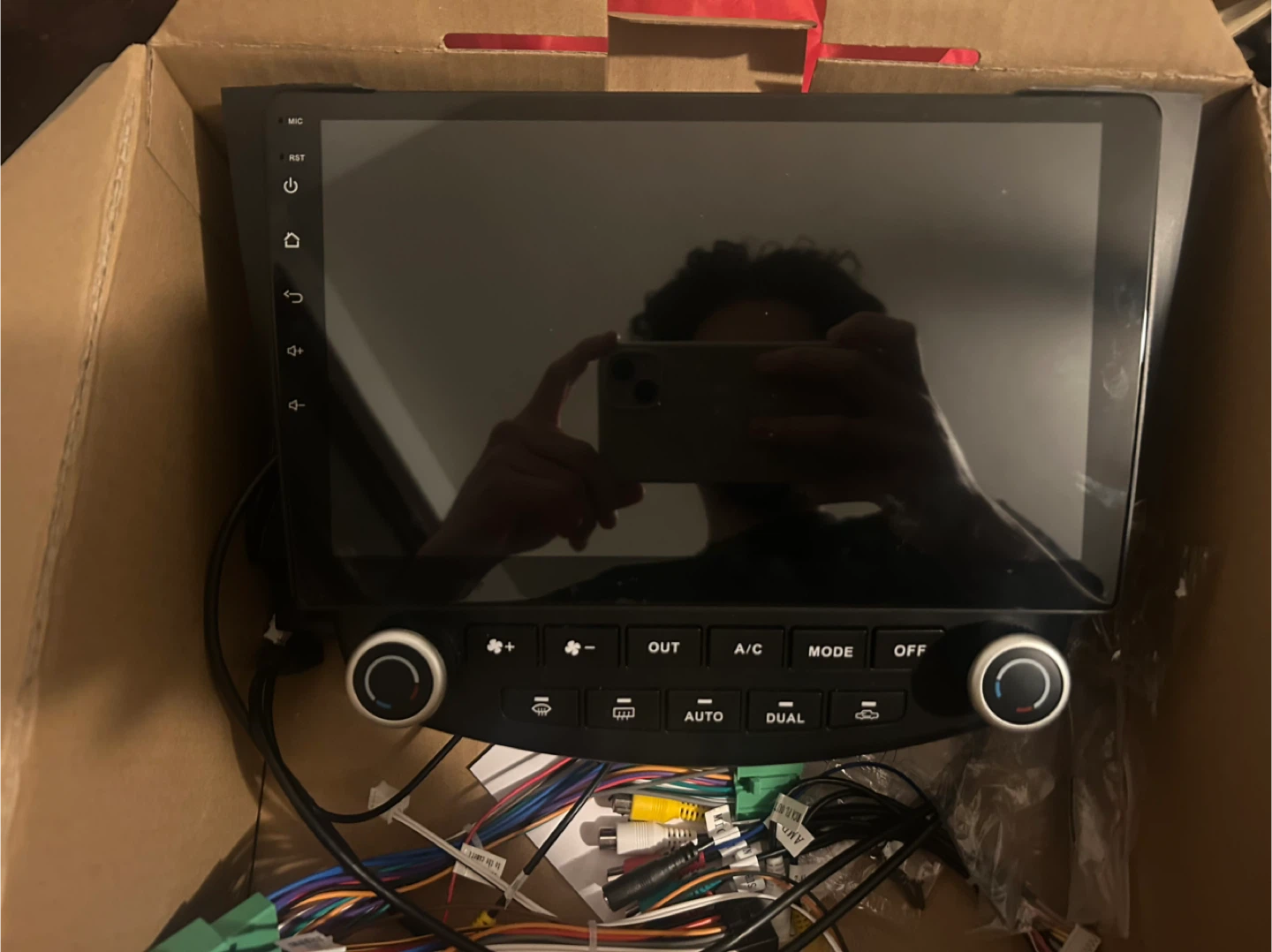 Car Stereo Head Unit with Large Touchscreen
