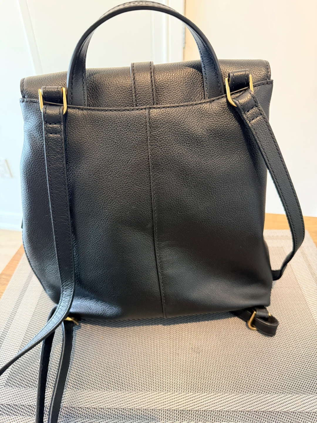 Fossil Black Leather Backpack - photo 3