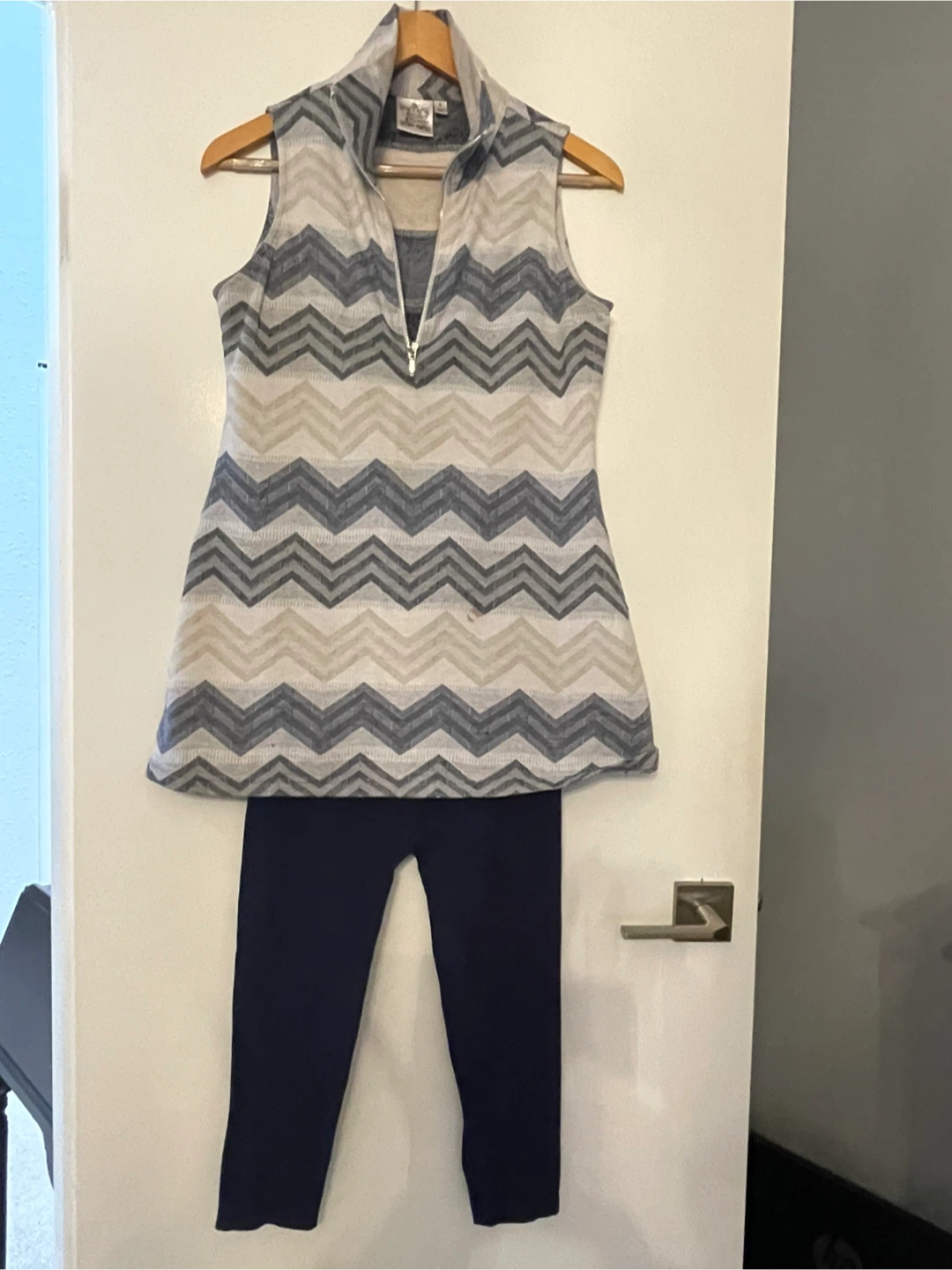 Parsley & Sage sleeveless top and C'est Moi leggings set