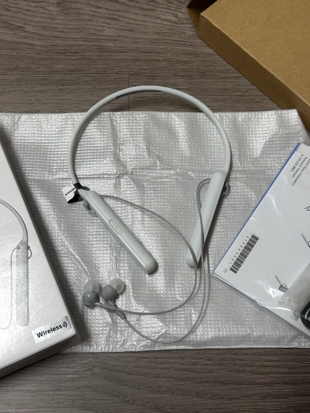 Sony WI-C400 Wireless In-ear Headphones - photo 3