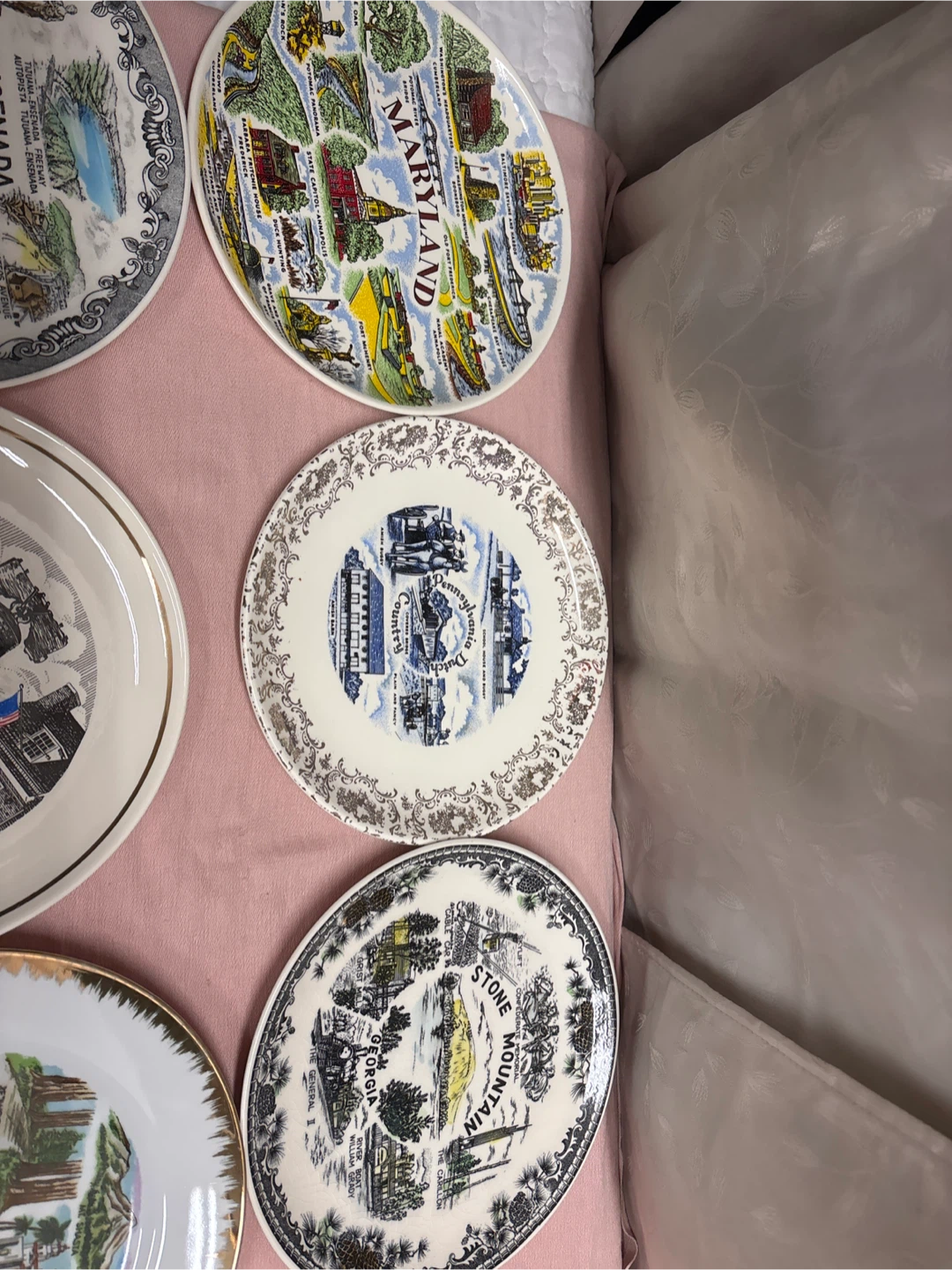 Set of Decorative Souvenir Plates - photo 5