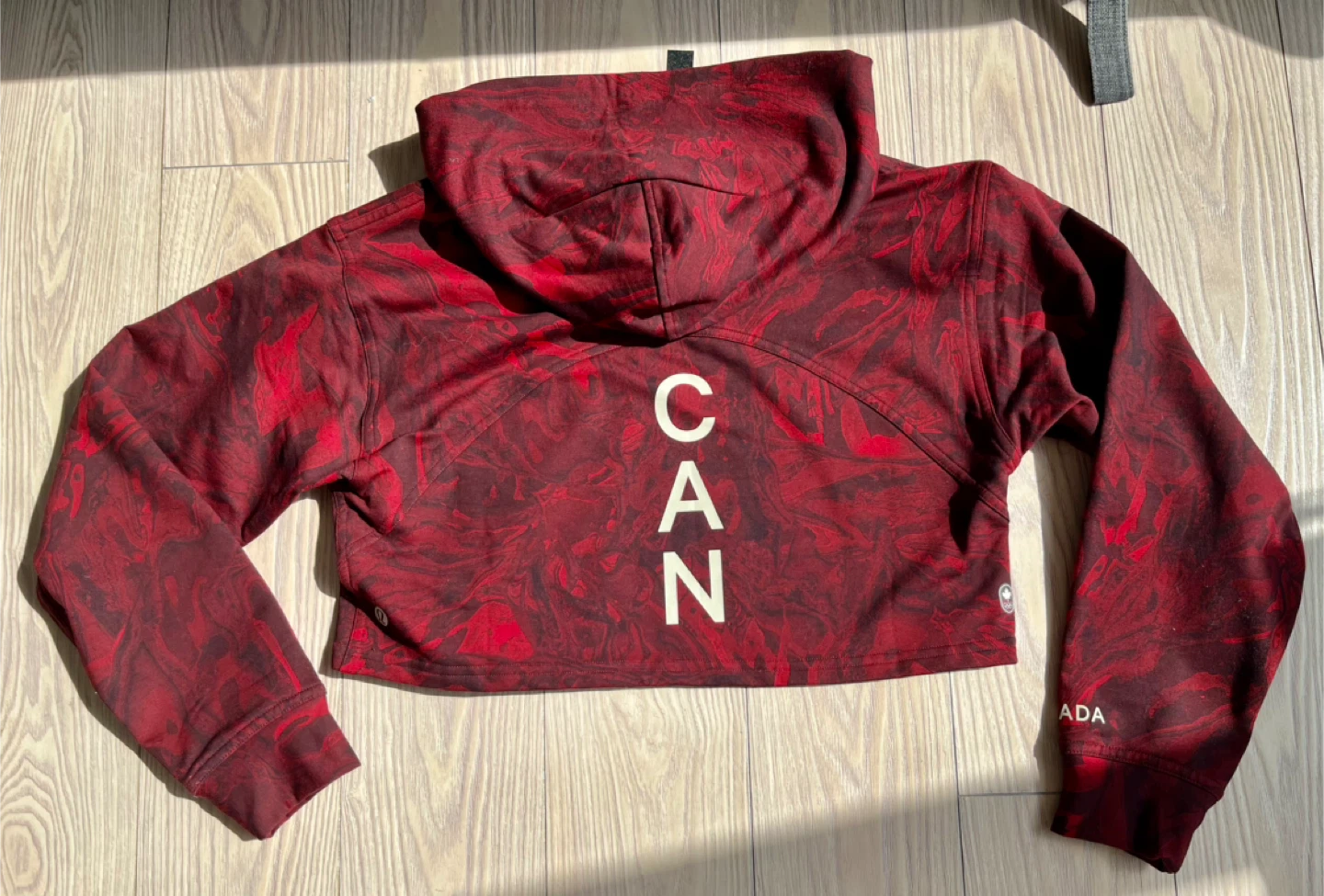Lululemon Red/Black Canada Maple Leaf Hoodie Size 6 - photo 3