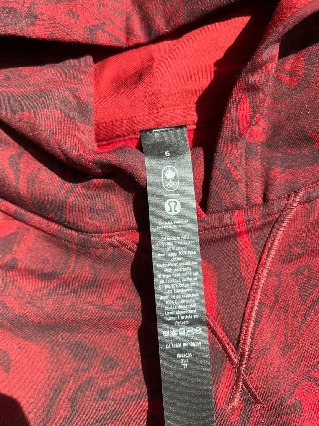 Lululemon Red/Black Canada Maple Leaf Hoodie Size 6 - photo 2