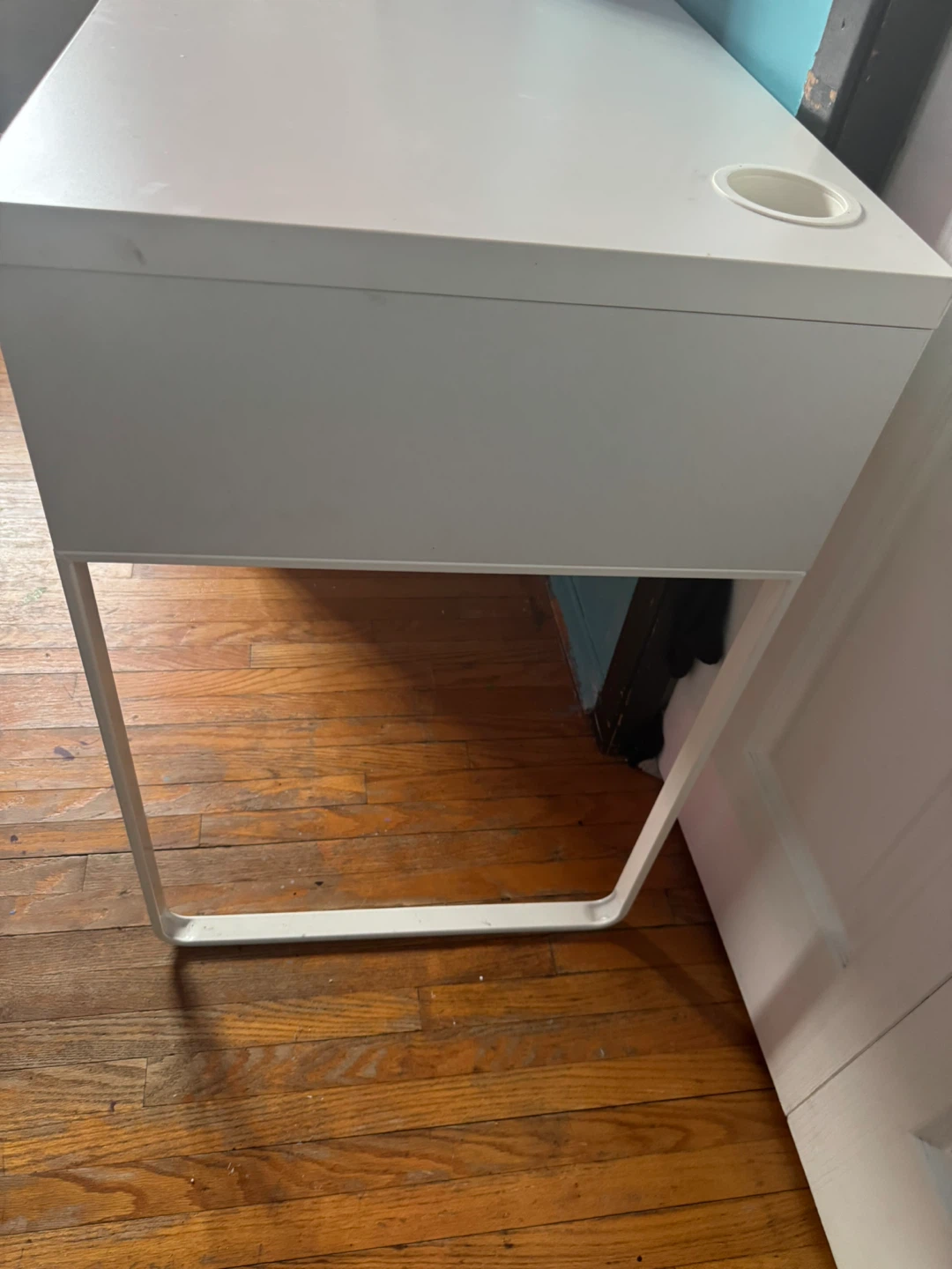 White Desk with Drawer - photo 3